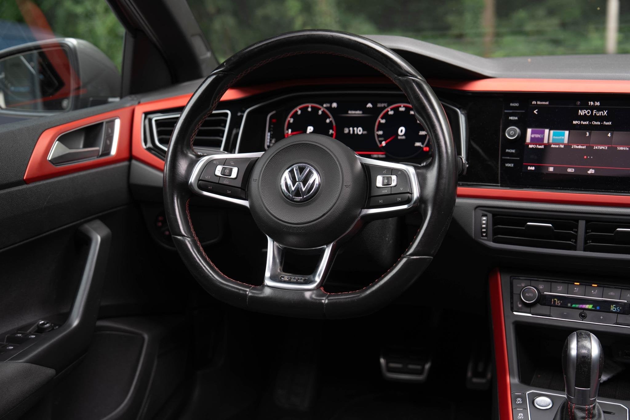 Foto 17 van Volkswagen Polo 2.0 TSI GTI | Virtual | Camera | Panorama |