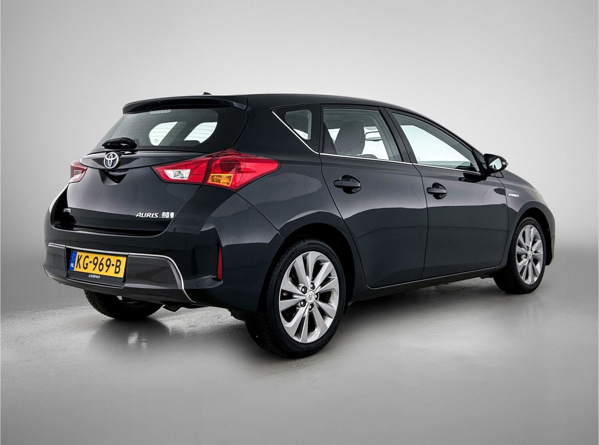 Toyota Auris 1.8 Hybrid Lease | Dealer onderhouden! | Cruise, Auto's, Gebruikt, Zwart, 4 cilinders, Bedrijf