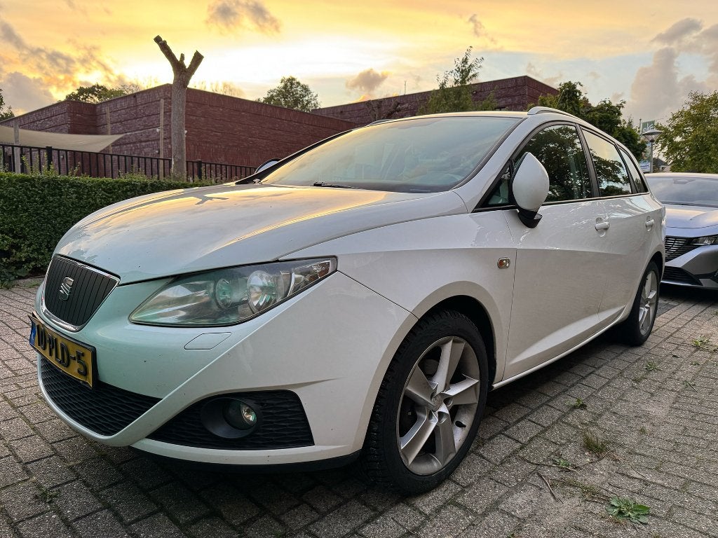 Seat Ibiza ST 1.2TDI Ecomotive 2011 Style Wit Leder Trekhaak, Auto's, Voorwielaandrijving, 74 pk, Zwart, 1199 cc
