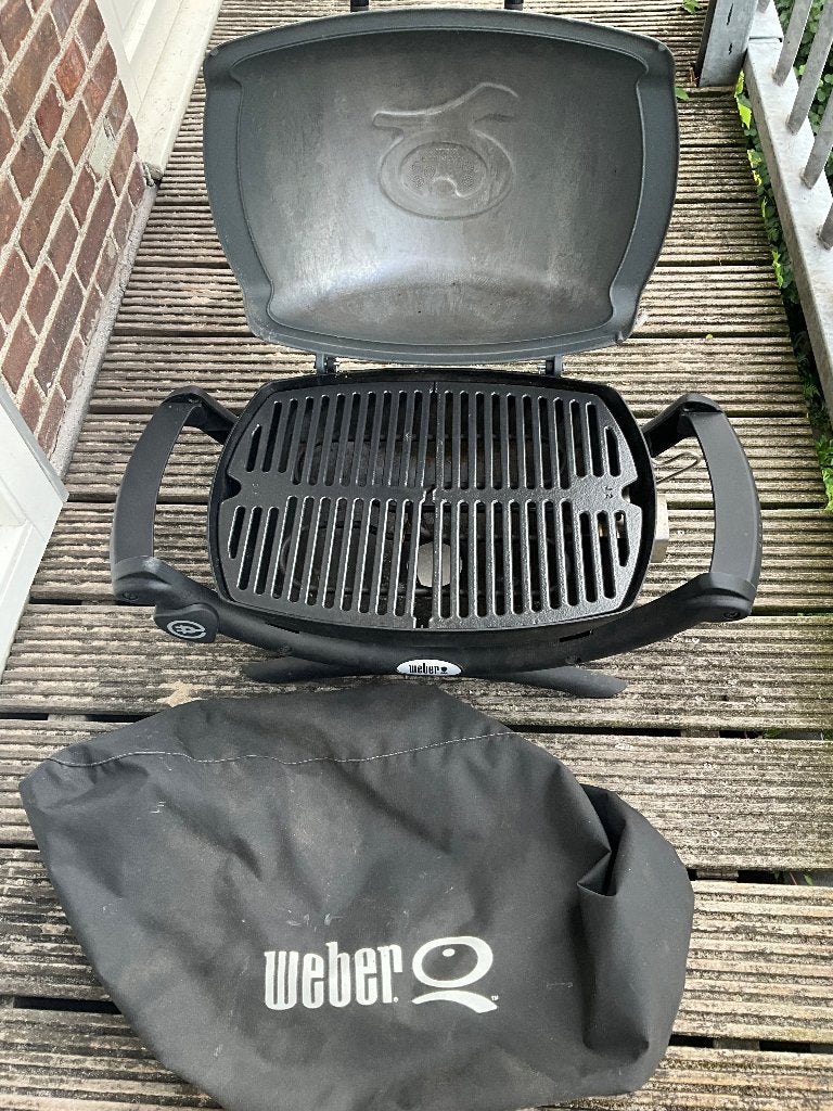 Weber Q1400 + original Weber cover, Ophalen, Zo goed als nieuw, WEBER BBQ