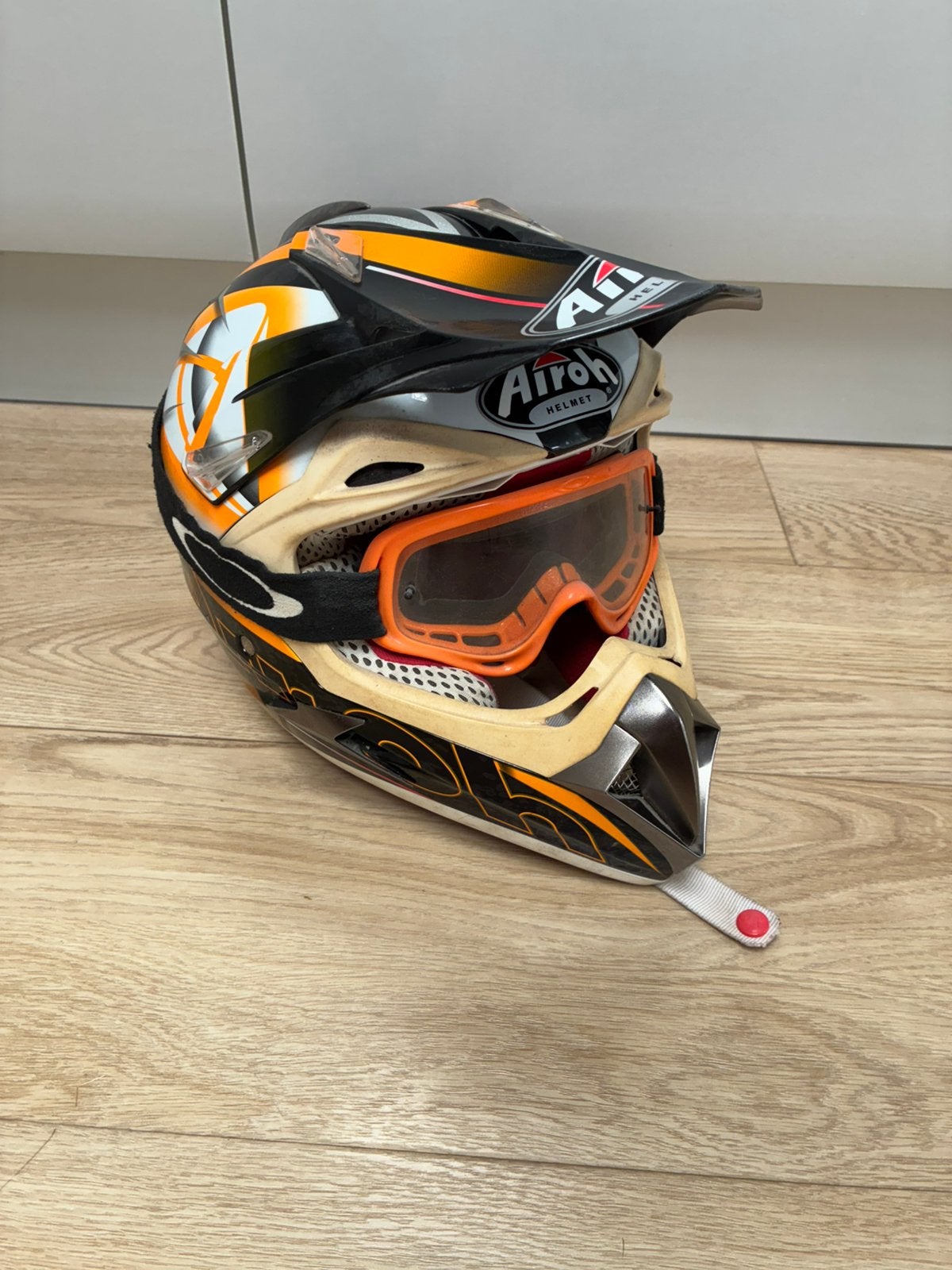 Airoh kinder cross helm met bril 55-56, Motoren, Kleding | Motorhelmen, Overige merken, Kinderen, Offroadhelm, Ophalen of Verzenden