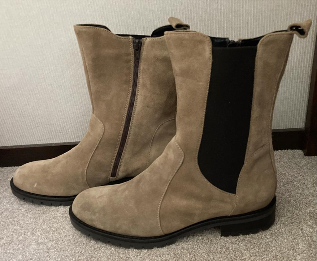 Relaxhoe suede leren laarjes maat 41, Ophalen of Verzenden, Gedragen, Beige, Lage of Enkellaarzen