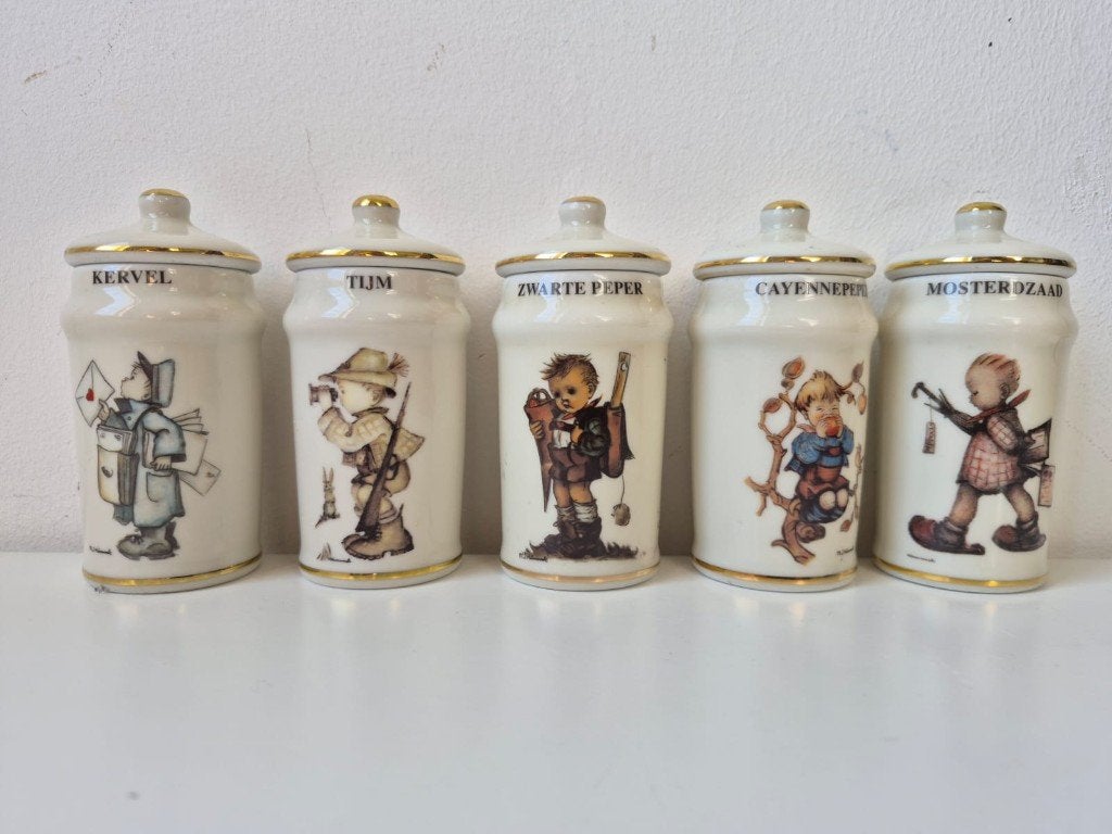 Set van 5 porseleinen kruidenpotten, gemerkt M.J. Hummel., Ophalen