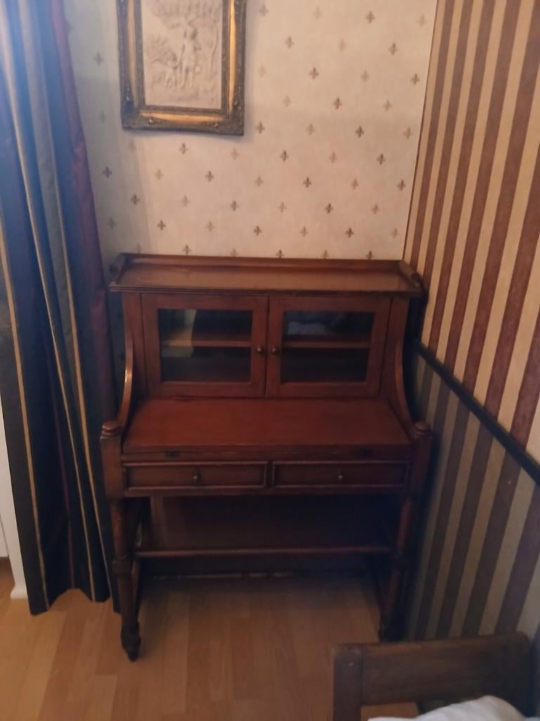 Klassiek kersen bureau met uitklapbaar blad en opbergruimte, Ophalen, Gebruikt