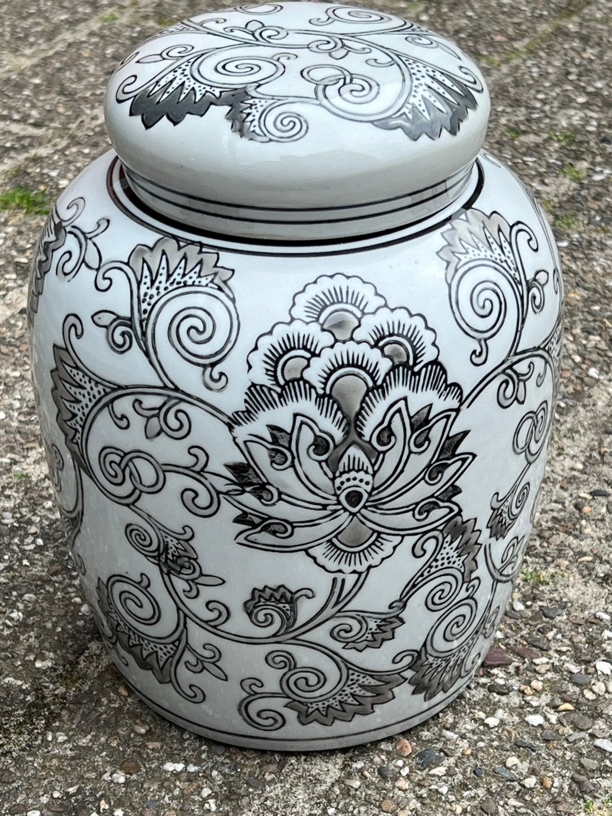 Grote Zwart-Witte Gemberpot met Bloemenpatroon, Antiek en Kunst, Ophalen of Verzenden