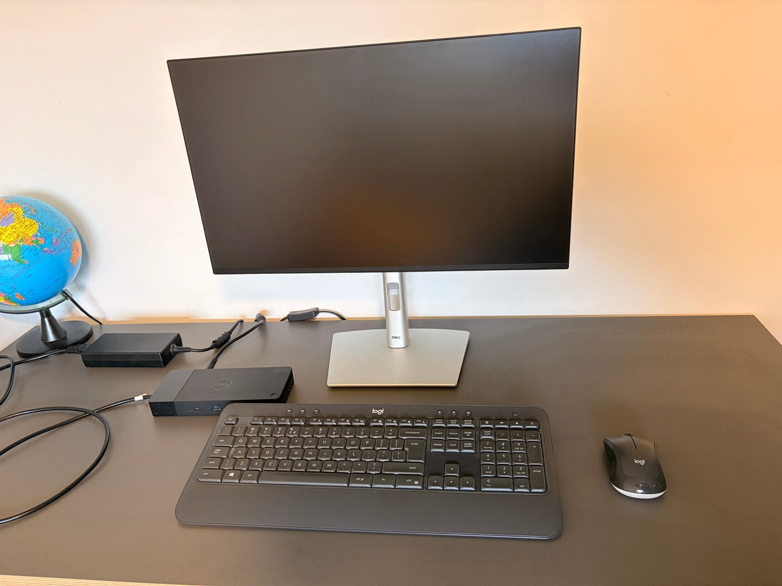 Dell Monitor, Docking Station, Logitech Muis & Toetsenbord, Ophalen of Verzenden, Zo goed als nieuw, Docking station, Laptop