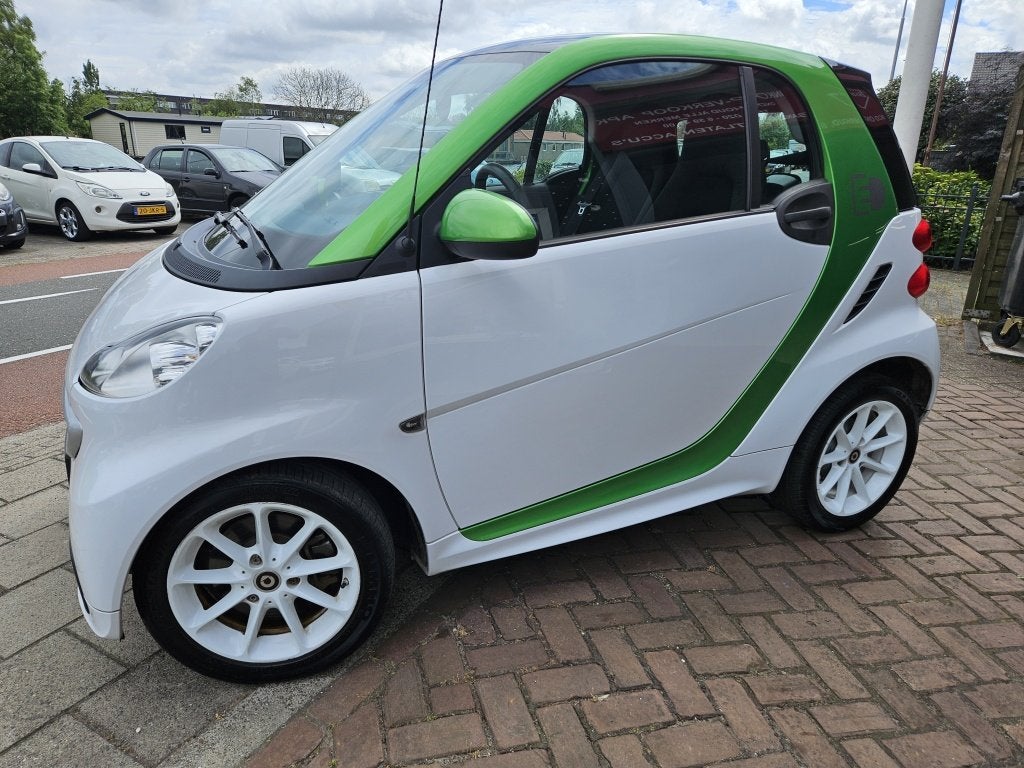 Smart Fortwo Coupé Electric drive|Airco|Navi|Panodak, Auto's, Smart, Automaat, Gebruikt, Automatische klimaatregeling, Wit