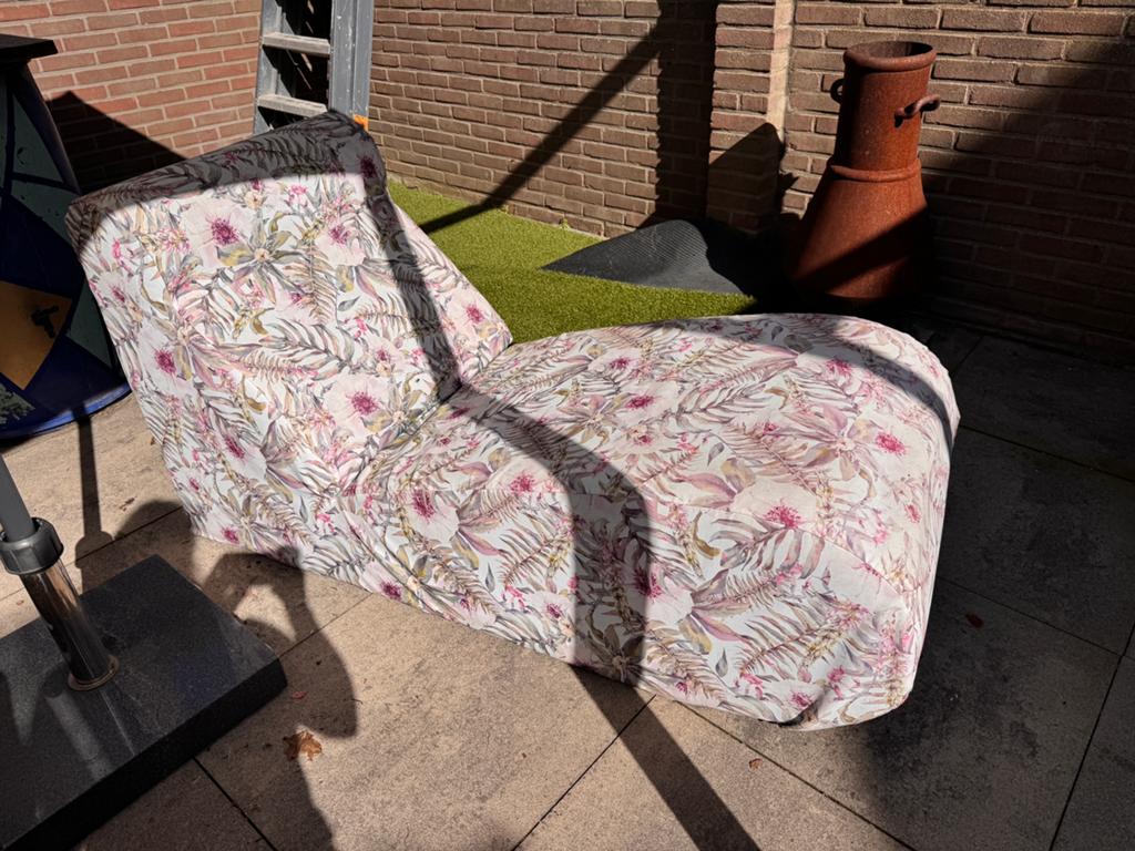 Gratis relax zit bank (voor in de overkapping), Tuin en Terras, Tuinsets en Loungesets, Ophalen, Gebruikt, Bank, 2 zitplaatsen