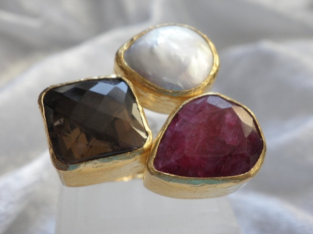 Mooie Aparte Handgemaakte Vergulde Ring - Robijn - Rookkwart, Sieraden, Tassen en Uiterlijk, Verzenden, Brons, Ring, Met edelsteen