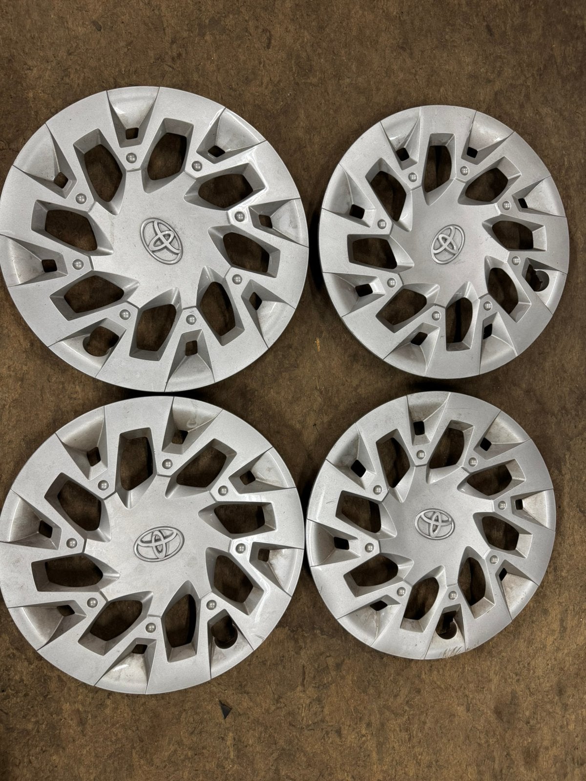 Wieldoppen set Toyota 15 inch nette staat, Auto diversen, Wieldoppen, Ophalen of Verzenden, Zo goed als nieuw