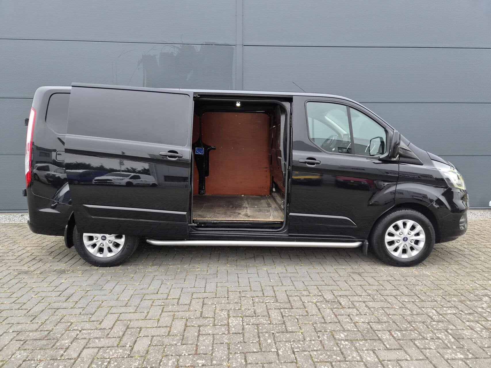 Ford Transit Custom 2.0 TDCI L2H1 Airco Navi 170pk Automaat, Automaat, Gebruikt, Euro 6, 4 cilinders