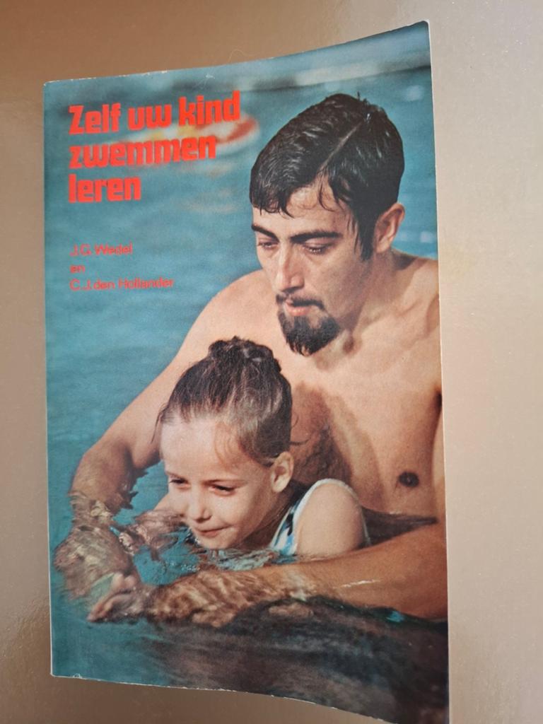 Zelf uw kind zwemmen leren - Boek over zwemles, Boeken, Ophalen of Verzenden, Gelezen, Overige onderwerpen