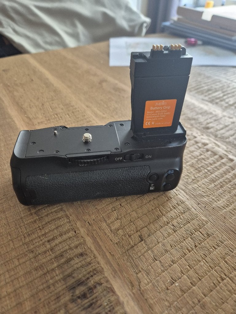 Vertical grip Canon 550D/600D/650D/750D, Canon, Jupio, Batterygrip, Zo goed als nieuw