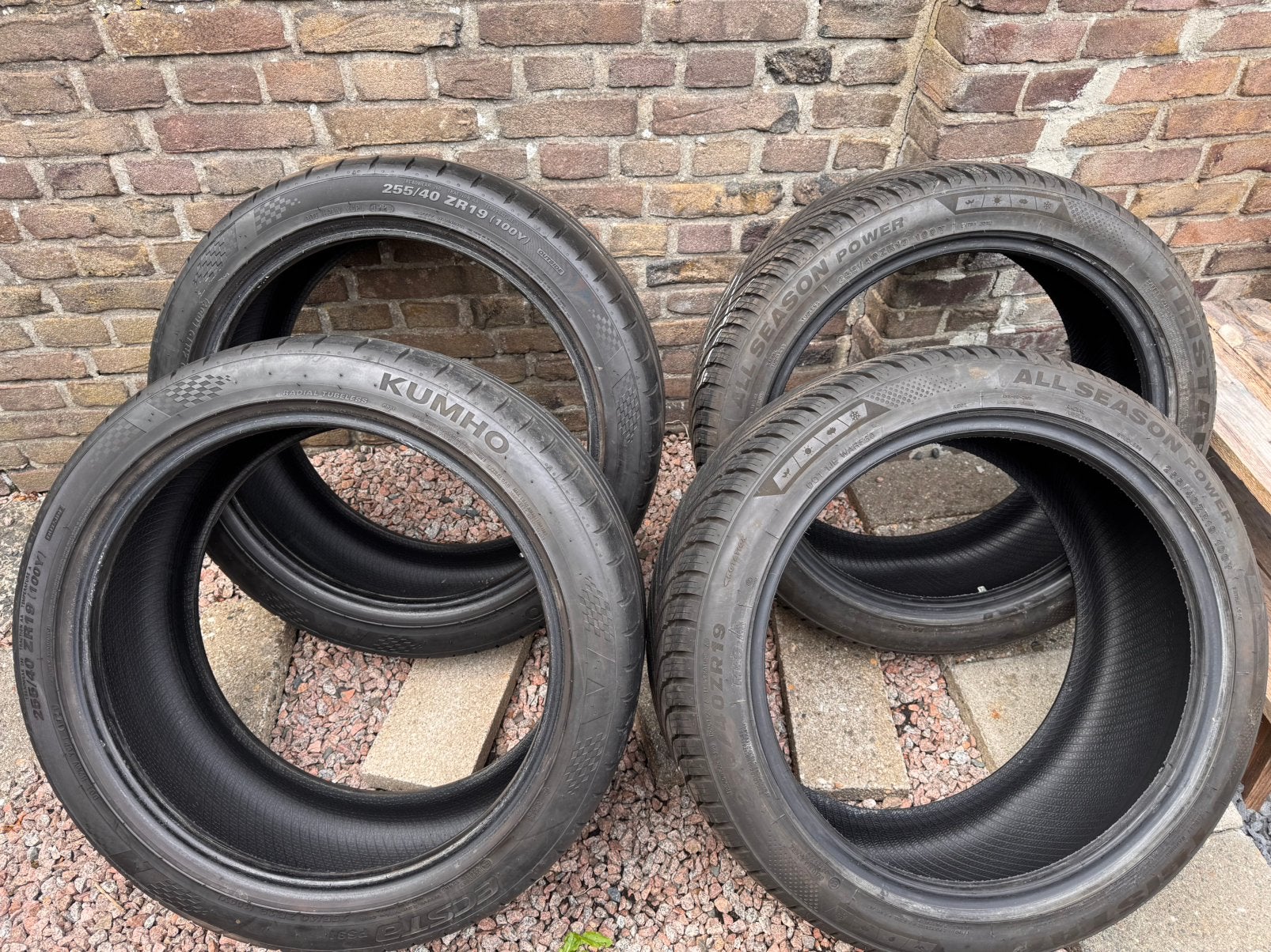 Banden set zomer / all season 255/40 R19 KUMHO TRISTAR 7mm, Ophalen