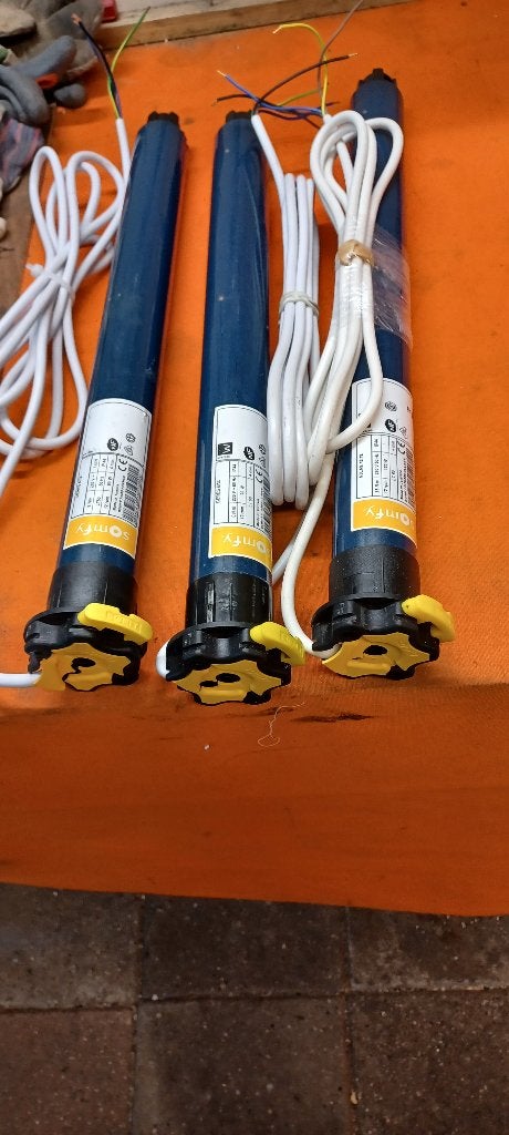 Somfy motoren 3 x rolluik screen of uitvalscherm NIEUW, Doe-het-zelf en Verbouw, Overige kleuren, 200 cm of meer, Minder dan 100 cm