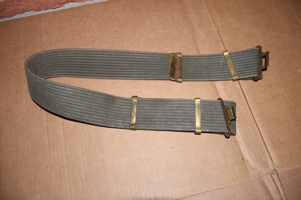 Fraaie, vintage legergroene koppelriem, in nieuwstaat., Ophalen of Verzenden, Overige soorten, Nederland, Overige typen