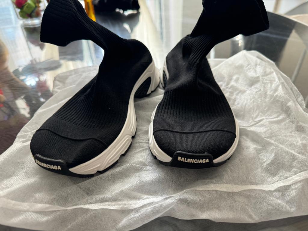 Balenciaga 1x gedragen m38, Ophalen of Verzenden, Zo goed als nieuw, Zwart, Sneakers of Gympen