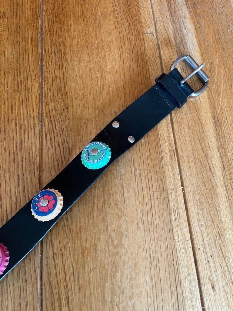 Zwarte Amesbury University riem, maat M, Verzenden, Zwart, Tailleriem, Gedragen