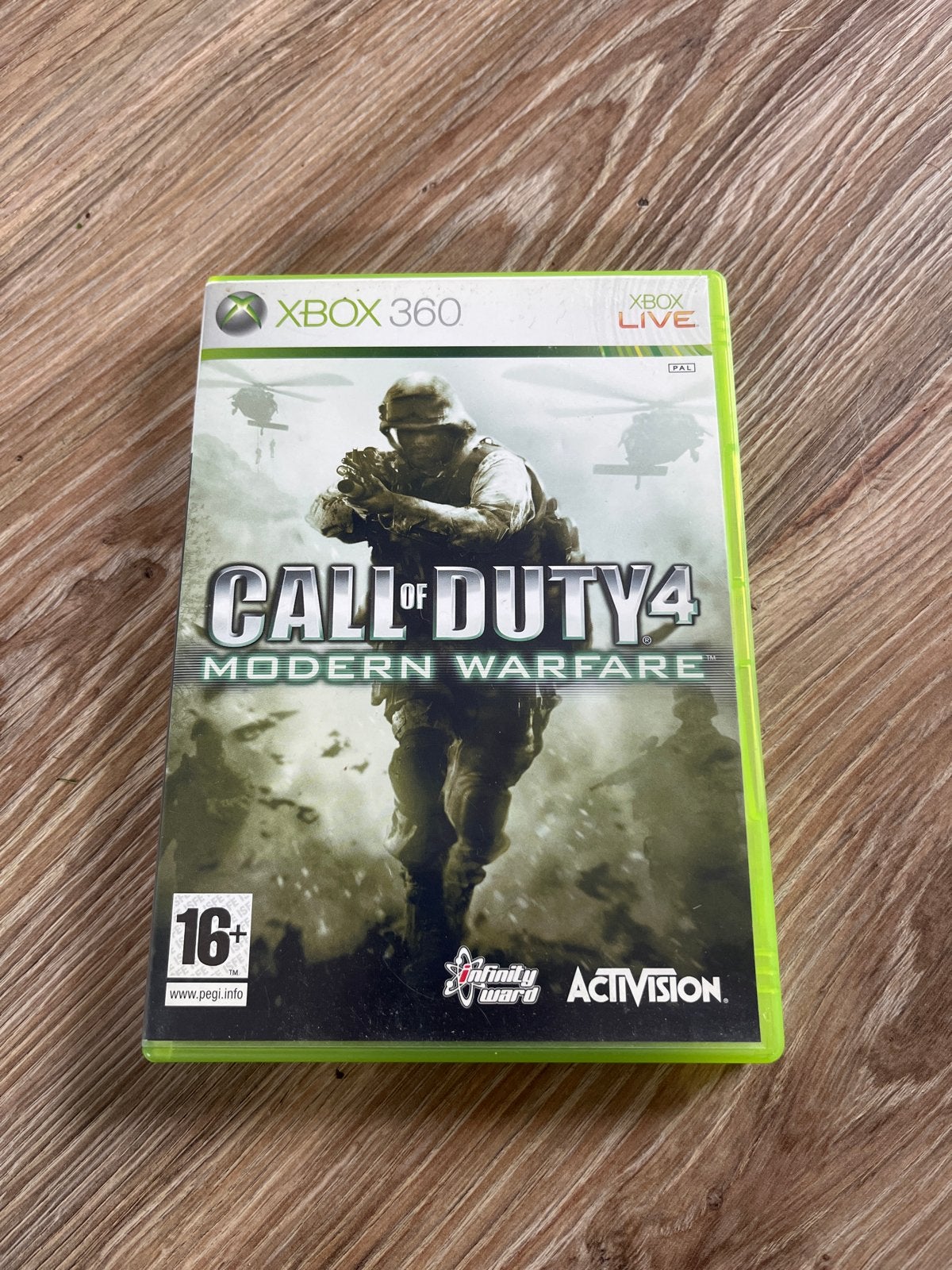 Call of Duty 4: Modern Warfare - Xbox 360, Ophalen of Verzenden, Zo goed als nieuw, 250 GB, Zonder controller