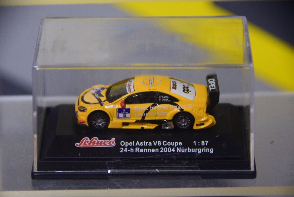 opel astra  nurburgring 2004  met rode spiegel, Hobby en Vrije tijd, Ophalen of Verzenden, Nieuw, Auto, Schuco