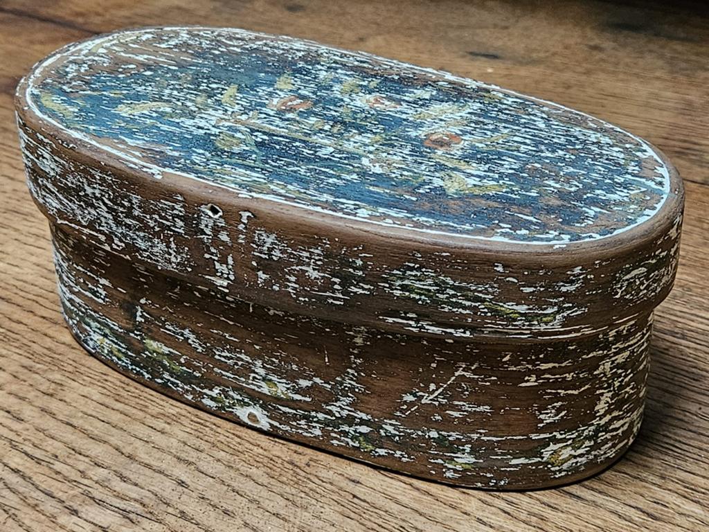 Antieke kleine handbeschilderde ovale spanendoos, Antiek en Kunst, Ophalen of Verzenden