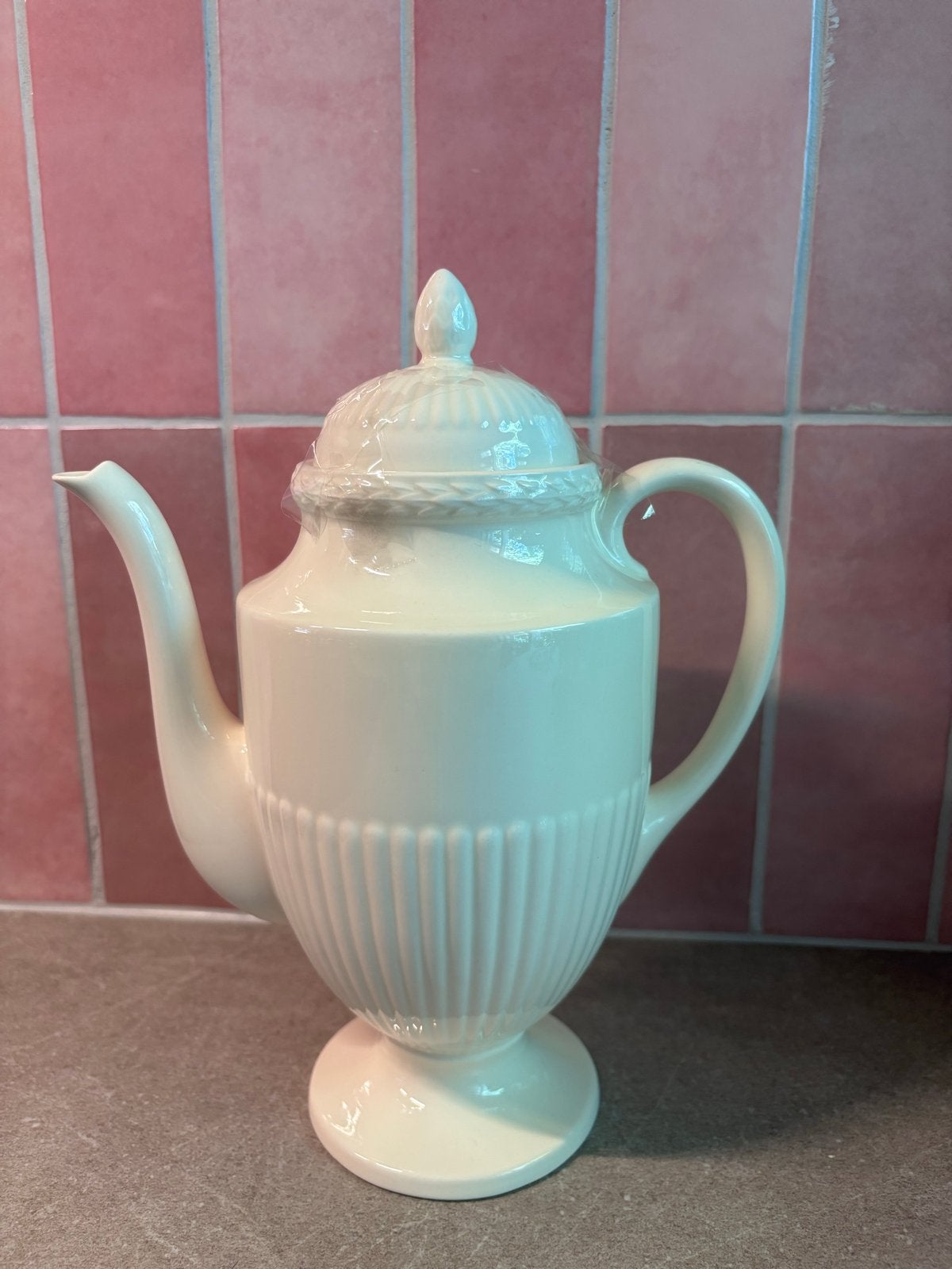 Wedgwood Koffiekan EDME, Antiek en Kunst, Antiek | Keramiek en Aardewerk, Ophalen of Verzenden