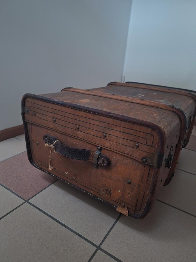 Salontafel gemaakt van een antiek / brocant koffer, Huis en Inrichting, Tafels | Salontafels, Ophalen, Gebruikt, 100 tot 150 cm