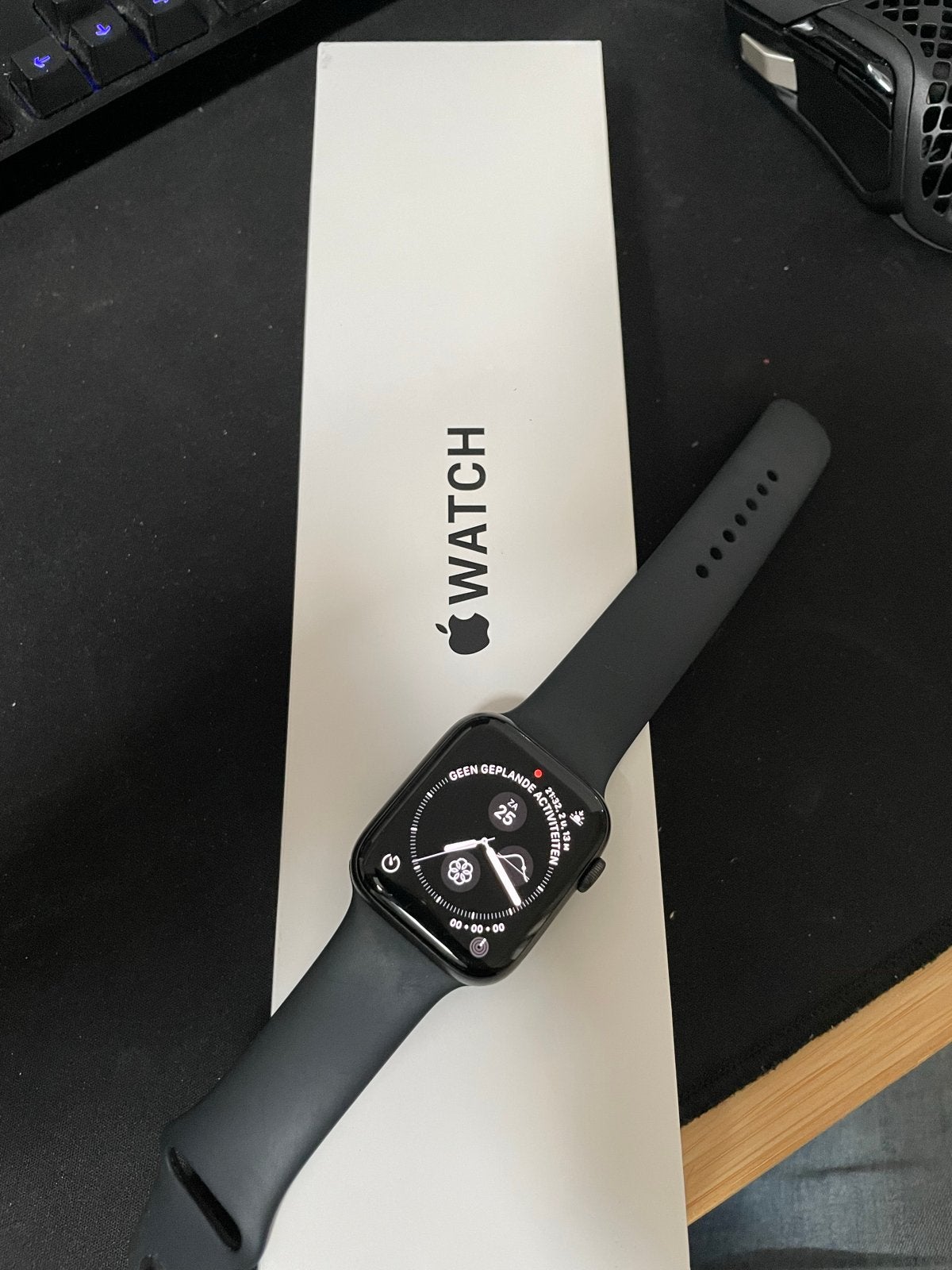 Apple Watch SE 44mm Space Gray Aluminium Midnight Sport Band, Ophalen, Afstand, Zwart, IOS