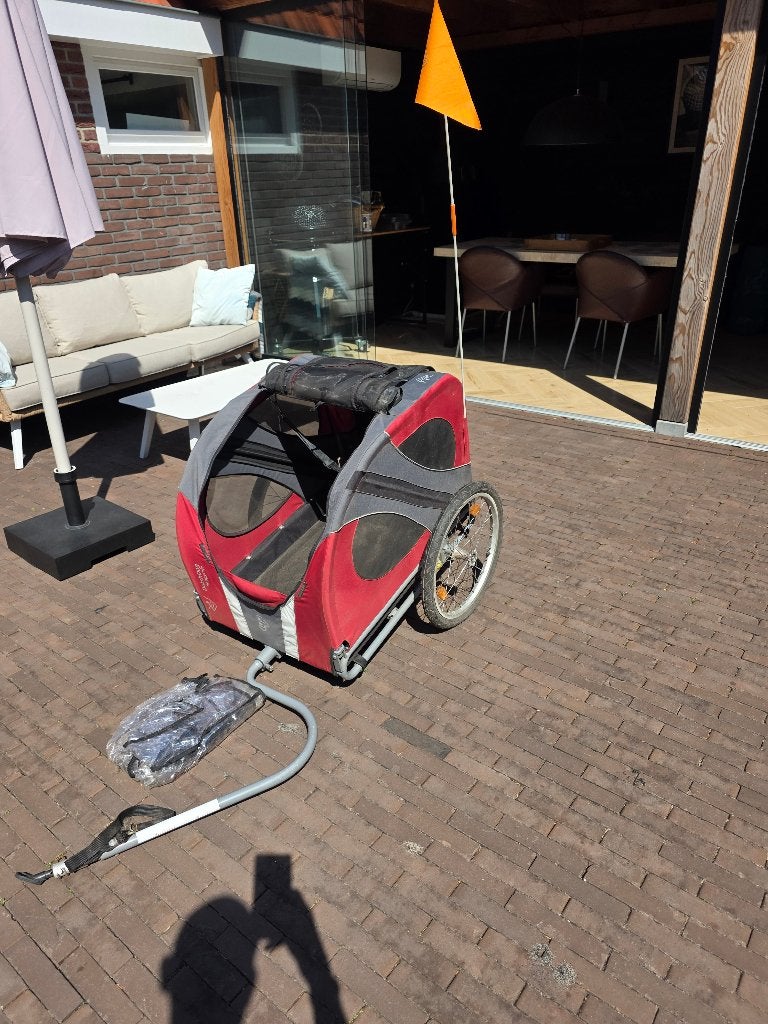Hondenkar voor fiets - Rood/Grijs - Gebruikt, Fietsen en Brommers, Fietsaccessoires | Aanhangers en Karren, Ophalen, DutchDog Doggyride