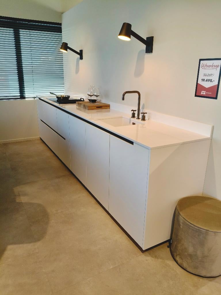 Moderne rechte keukenopstelling met kastenwand, Huis en Inrichting, Keuken | Complete keukens, Ophalen, Wit, Nieuw, Dubbelwandige keuken