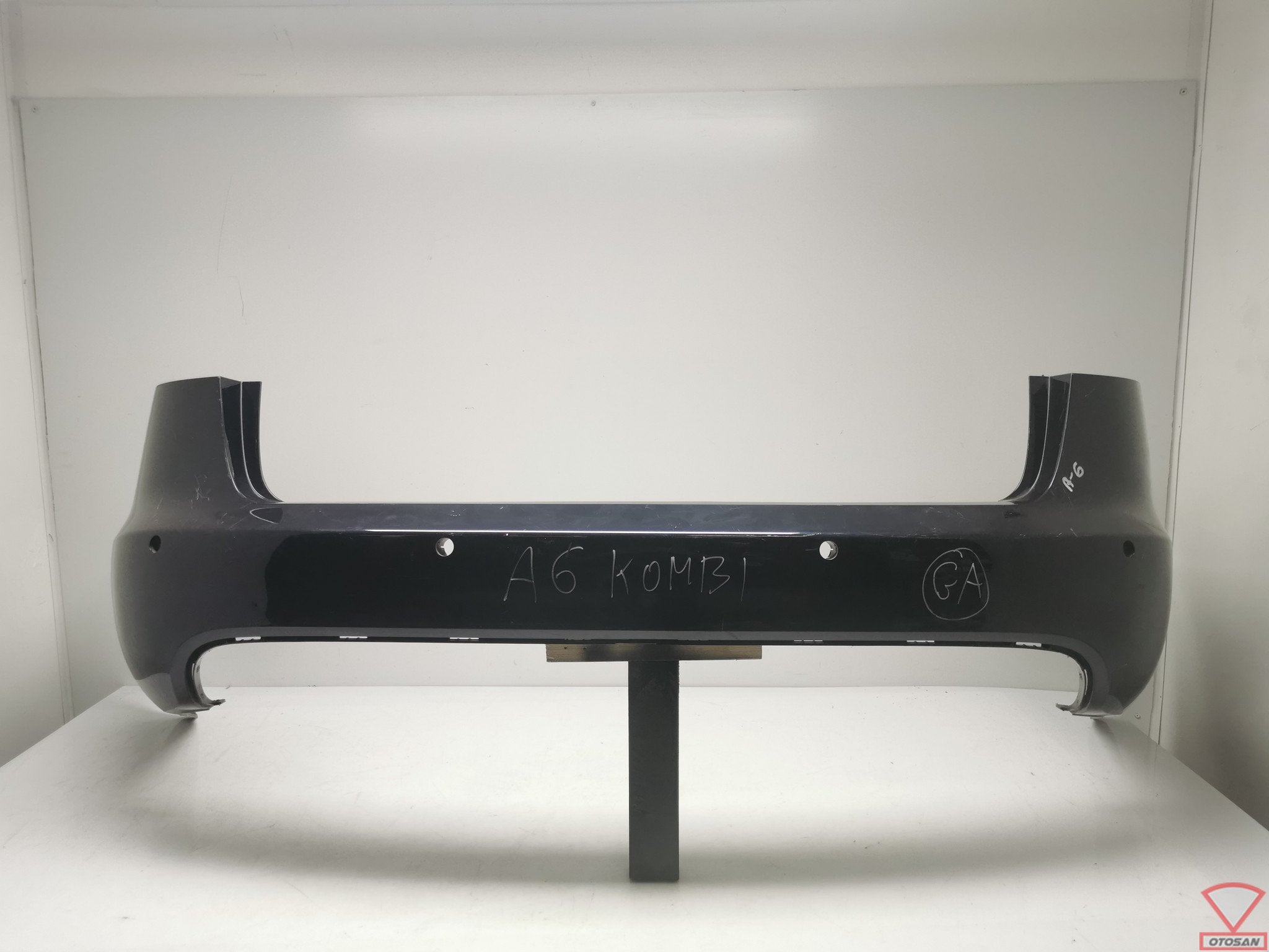 Audi A6 4F Avant Achterbumper Bumper 4xPDC, Gebruikt, AUDI AG, Auto-Union-Strasse 1
85045  Ingolstadt, DE, Bumper