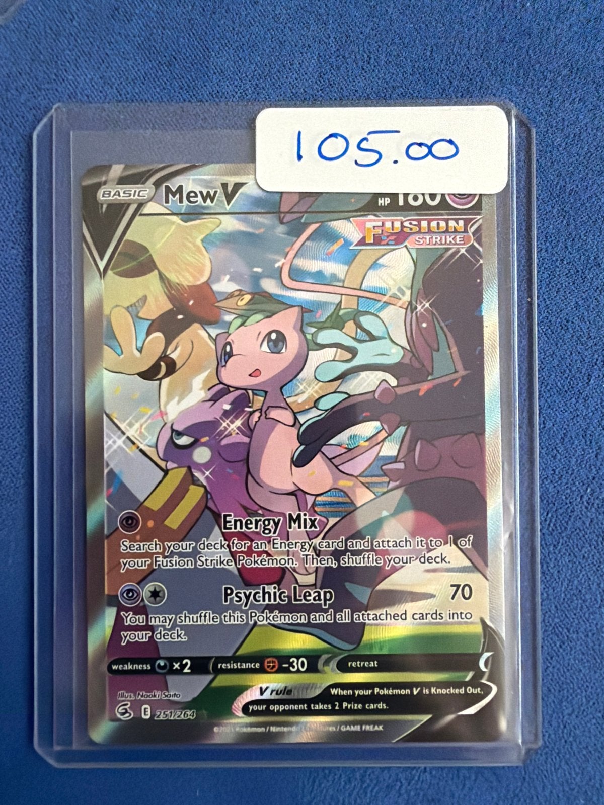 Mew V Fusion Strike 251/264 Pokémon Kaart, Ophalen of Verzenden, Zo goed als nieuw, Losse kaart