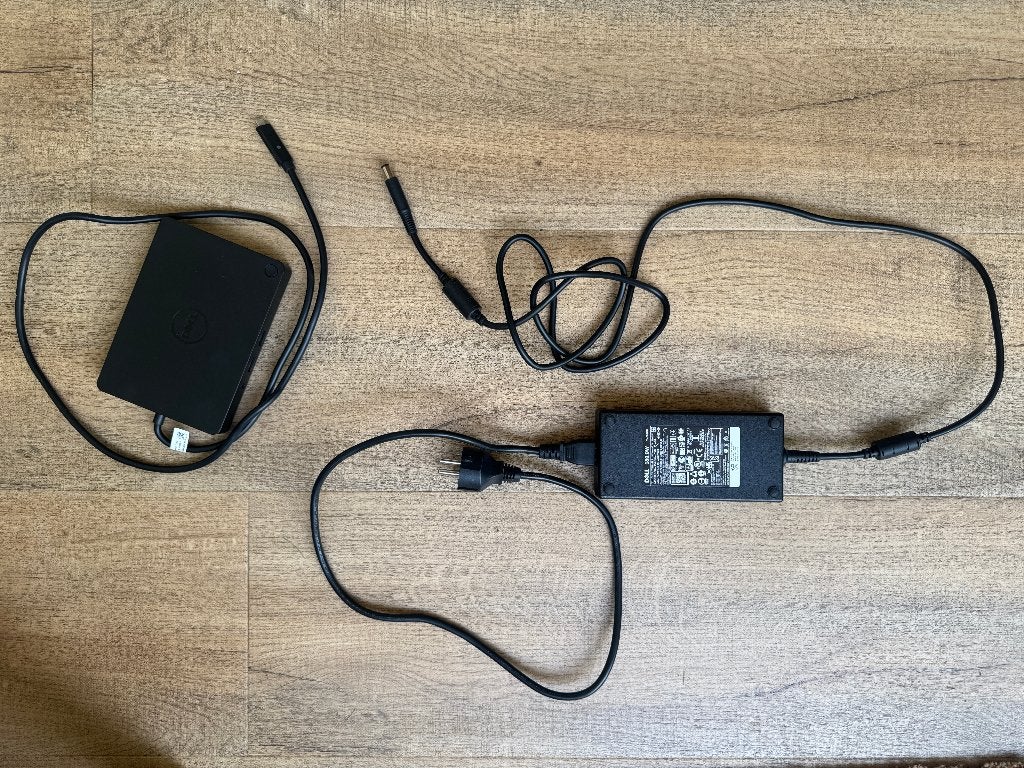 Dell WD 15 docking station met usb 3 aansluiting, Ophalen, Gebruikt, DELL, Laptop