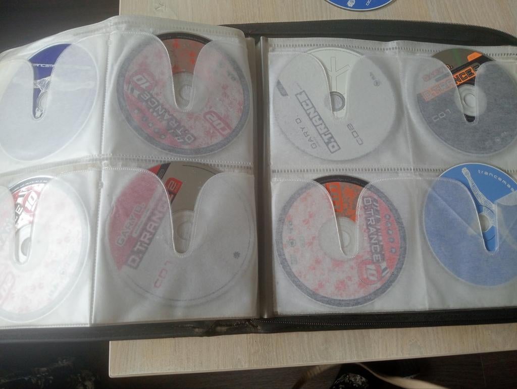 Map met ongeveer 100 cd,s trance/house, Ophalen of Verzenden, Zo goed als nieuw
