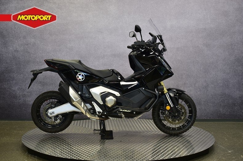 Honda X ADV (bj 2025), Info@motoportwormerveer.nl, Scooter, Honda Motor Europe, Bedrijf