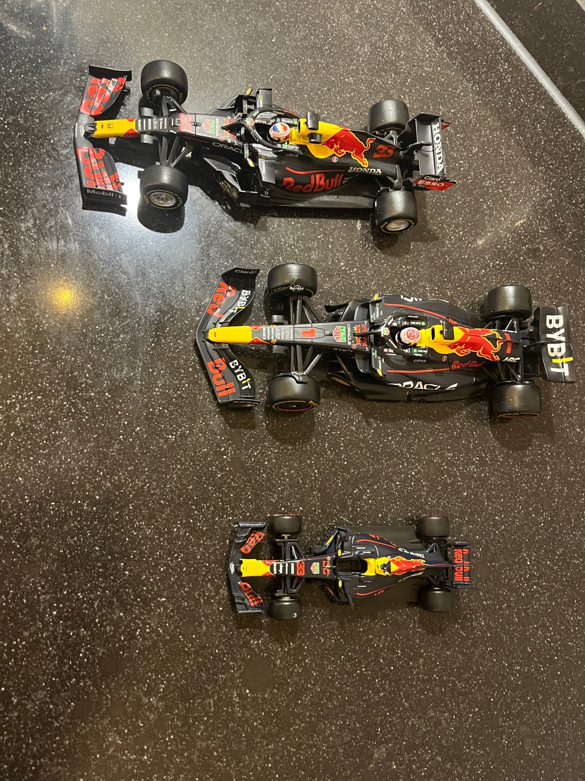Red Bull Racing F1 modelauto's RB13, RB16, RB18, Overige merken, Gebruikt, Auto, 1:32 tot 1:50