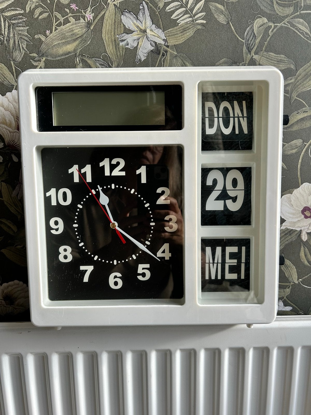 Analoge Klok met Kalender, Analoog, Ophalen of Verzenden, Kalenderfunctie, Wandklok