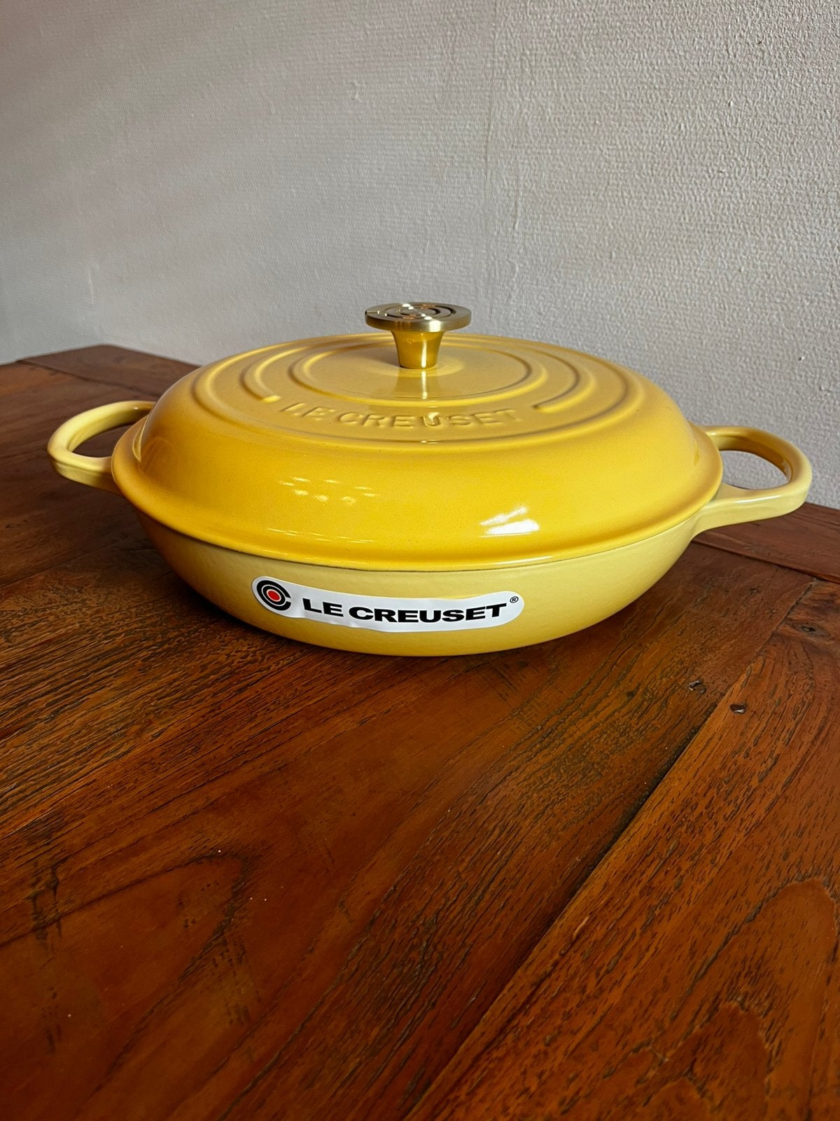 Le Creuset Gietijzeren Campagnard 30 cm – Camomille, Ophalen of Verzenden, Nieuw, Gietijzer