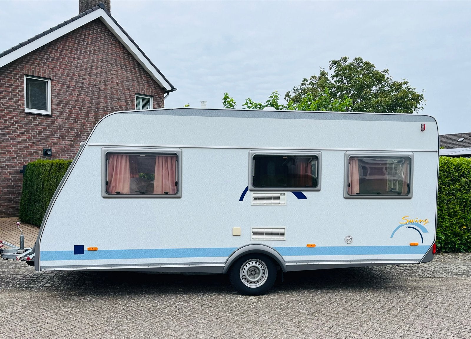 Eriba Hymer Swing 490 uit 2000 - Compact en Compleet, Rondzit, Dwarsbed, Particulier, Eriba