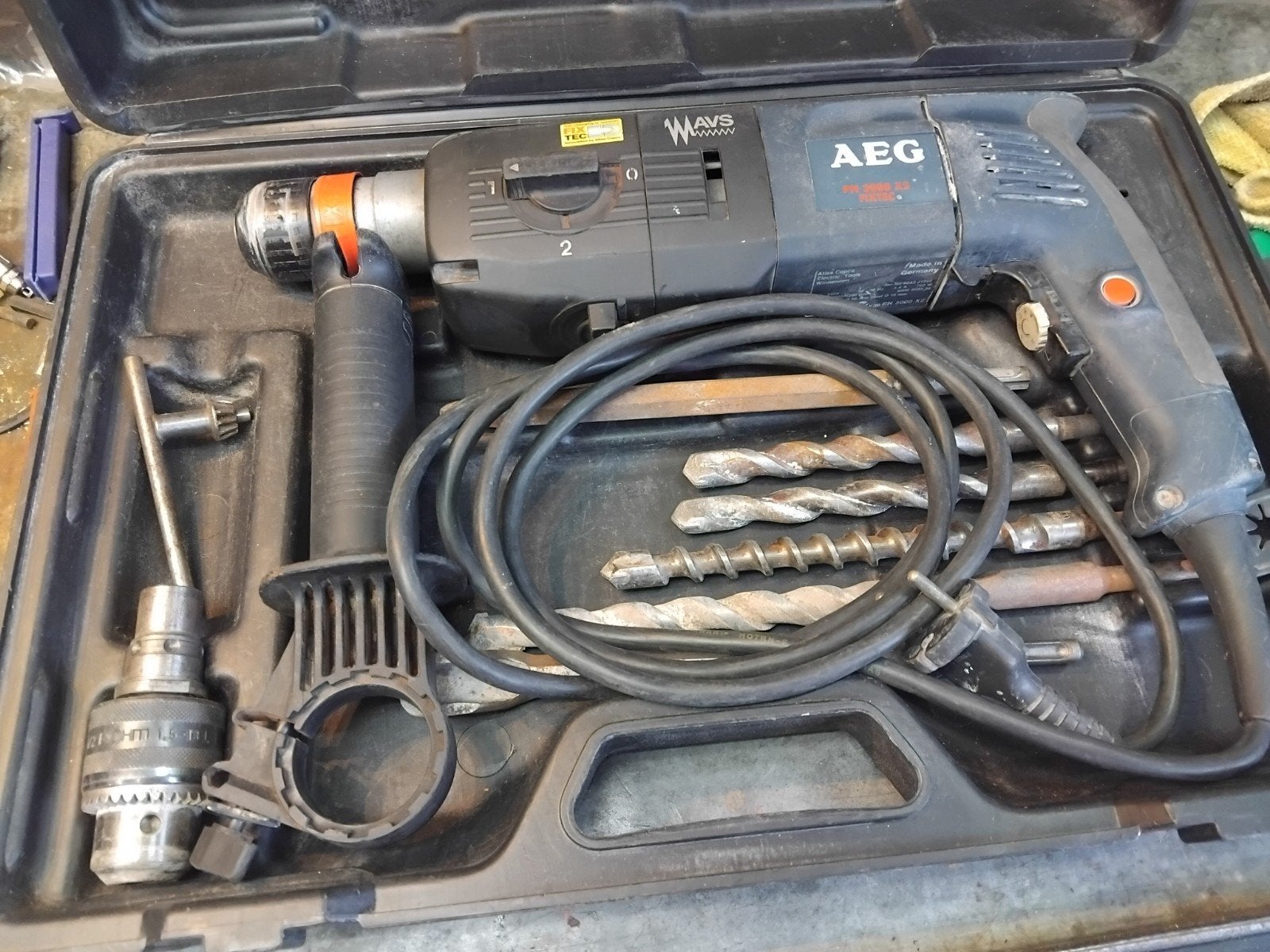 AEG KLOPBOORMACHINE, Ophalen, 600 watt of meer, Boor- en/of Breekhamer, Variabele snelheid