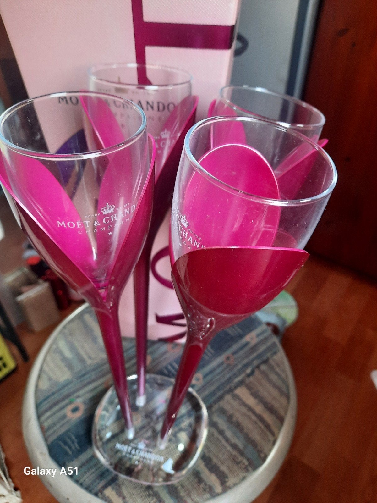 Moët & Chandon tulpvormige glazen - set voor kenners, Ophalen of Verzenden, Zo goed als nieuw, Roze, Overige merken