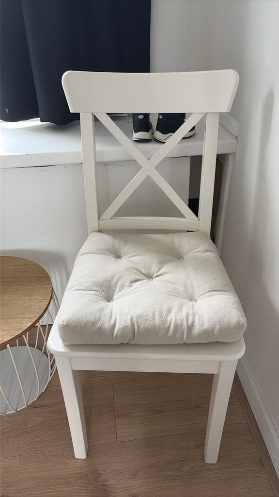 Witte ikea stoel met kussentje, Ophalen, Zo goed als nieuw, Wit, Eén