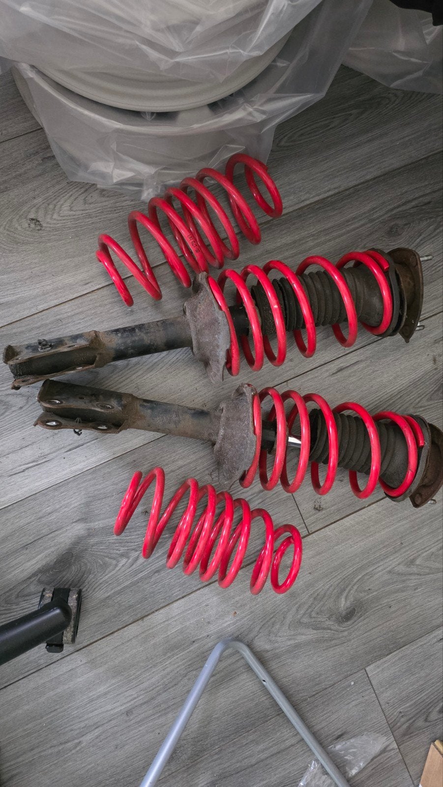 Rode verlagingsveren met 2 schokdempers voor een 2003 yaris, Ophalen, Toyota