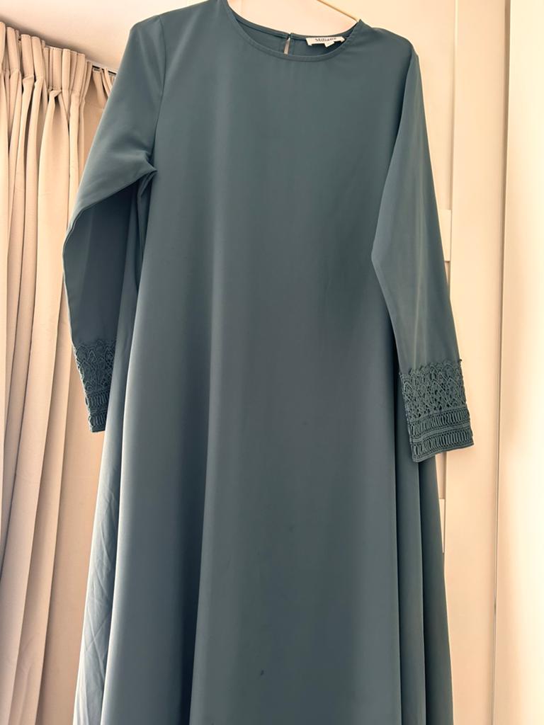 Prachtihe abaya nieuw met siermouwtjes maat M/L, Ophalen of Verzenden