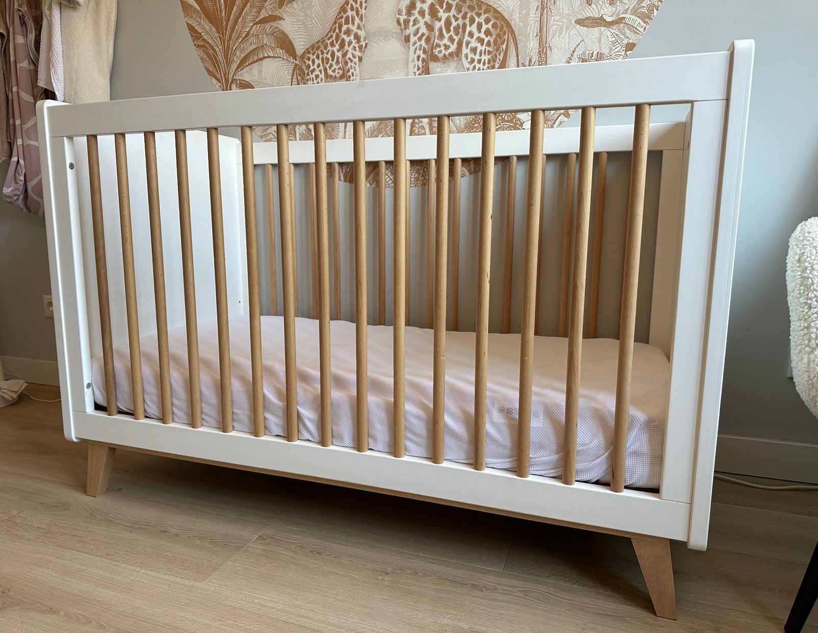 Maisons du Monde ledikant incl matras, toppers en hoeslakens, Kinderen en Baby's, Ophalen, Zo goed als nieuw