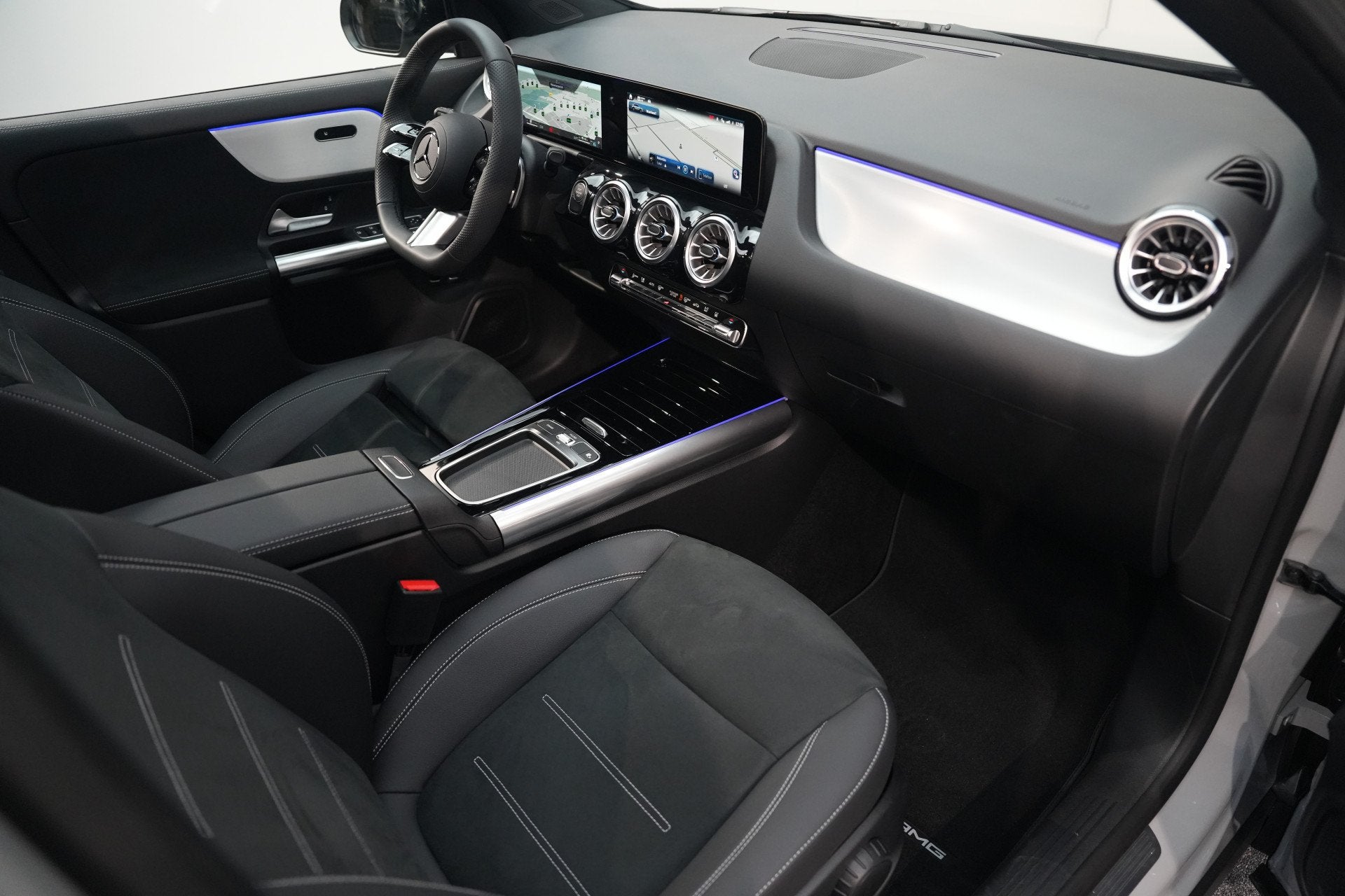 Mercedes-Benz GLA 250 e 140 Year Edition  NAP  PANO, 12 maanden, 4 cilinders, Bedrijf, Automatische klimaatregeling