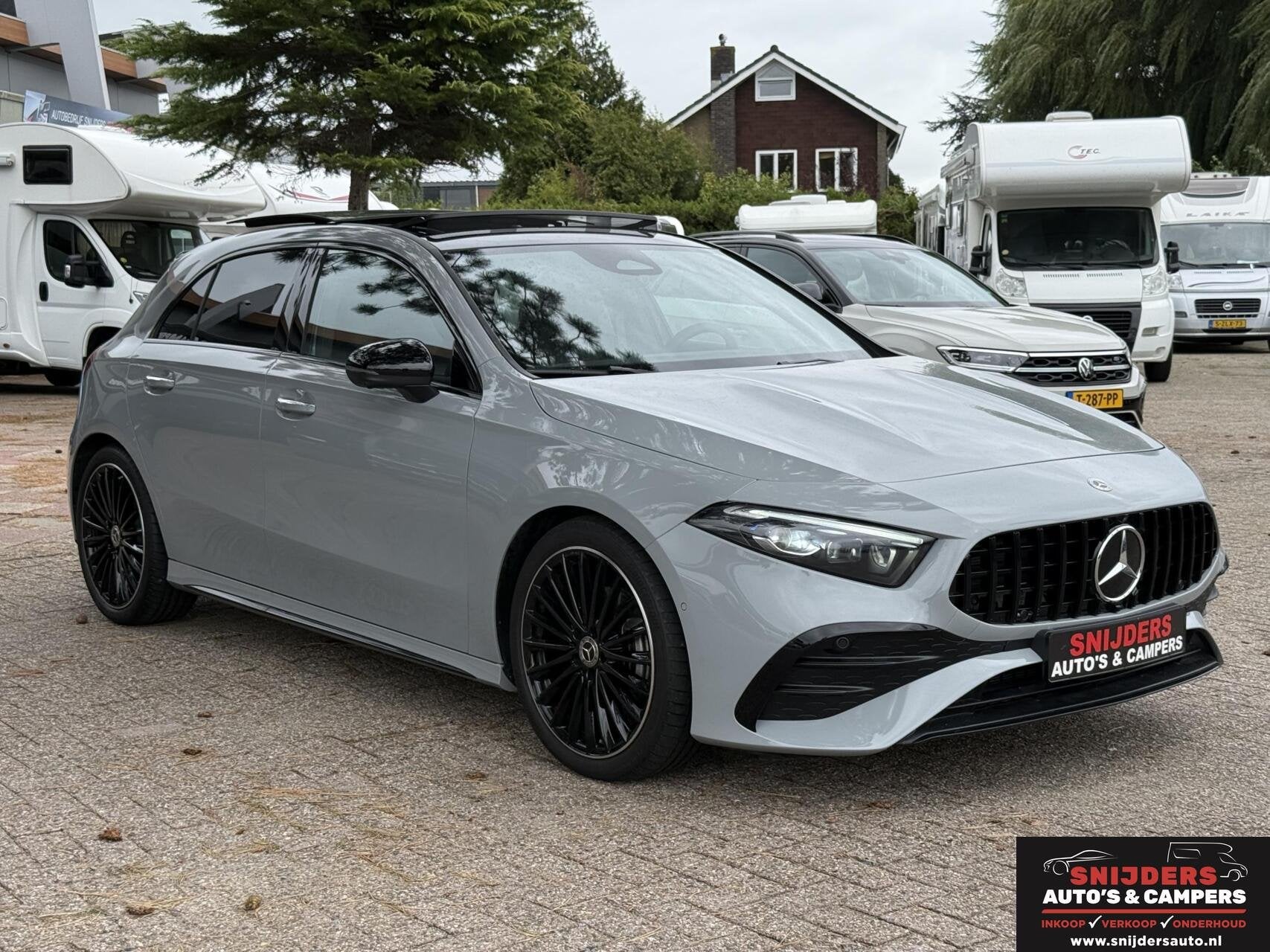 Mercedes A-klasse 180 Star Edition LIMITED panodak, Auto's, 136 pk, 4 cilinders, Met garantie (alle), Leder en Stof
