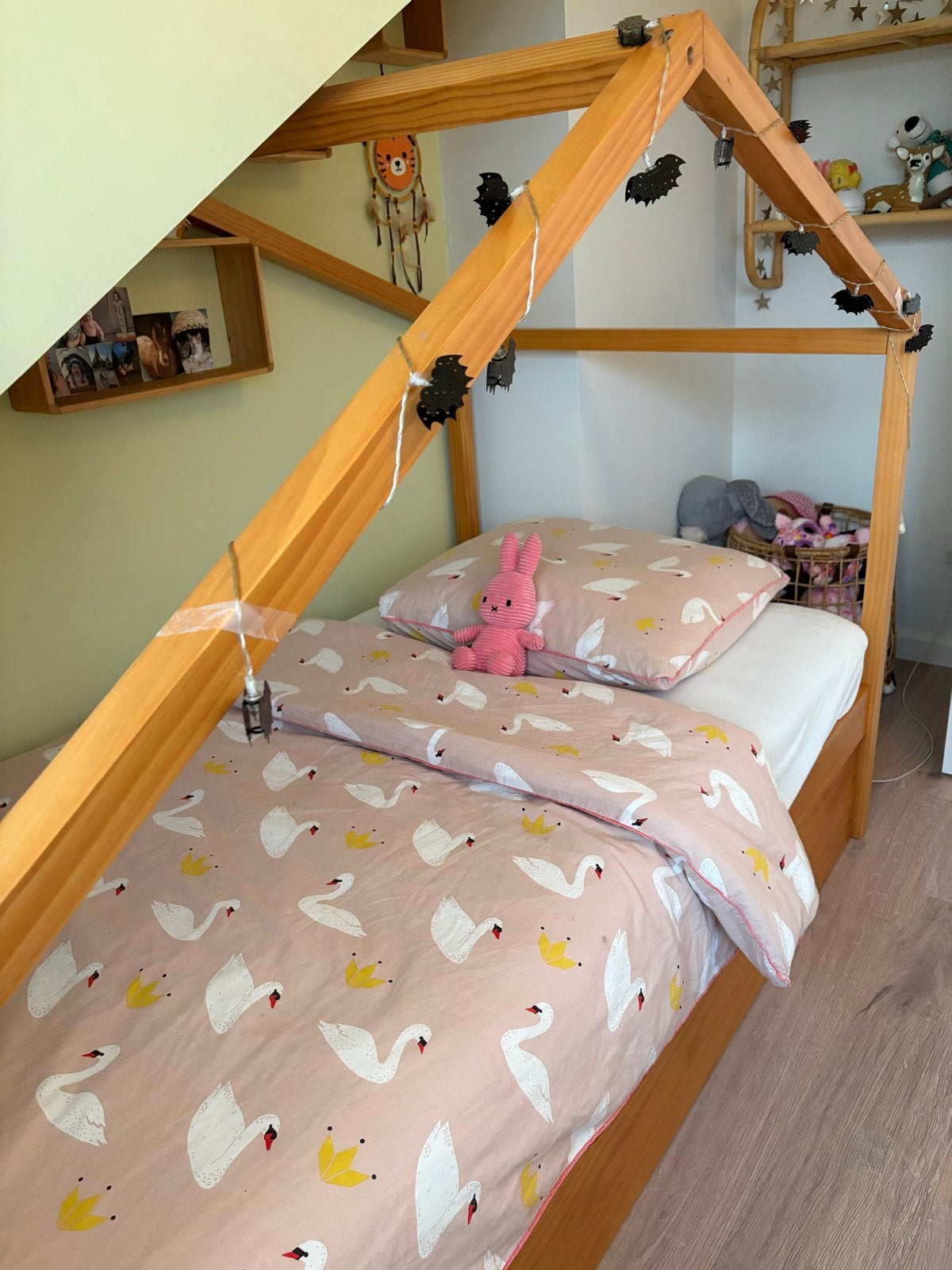 Houten huisbed met uitschuifbaar logeerbed, Ophalen, 90 cm, Overige kleuren, Tweepersoons