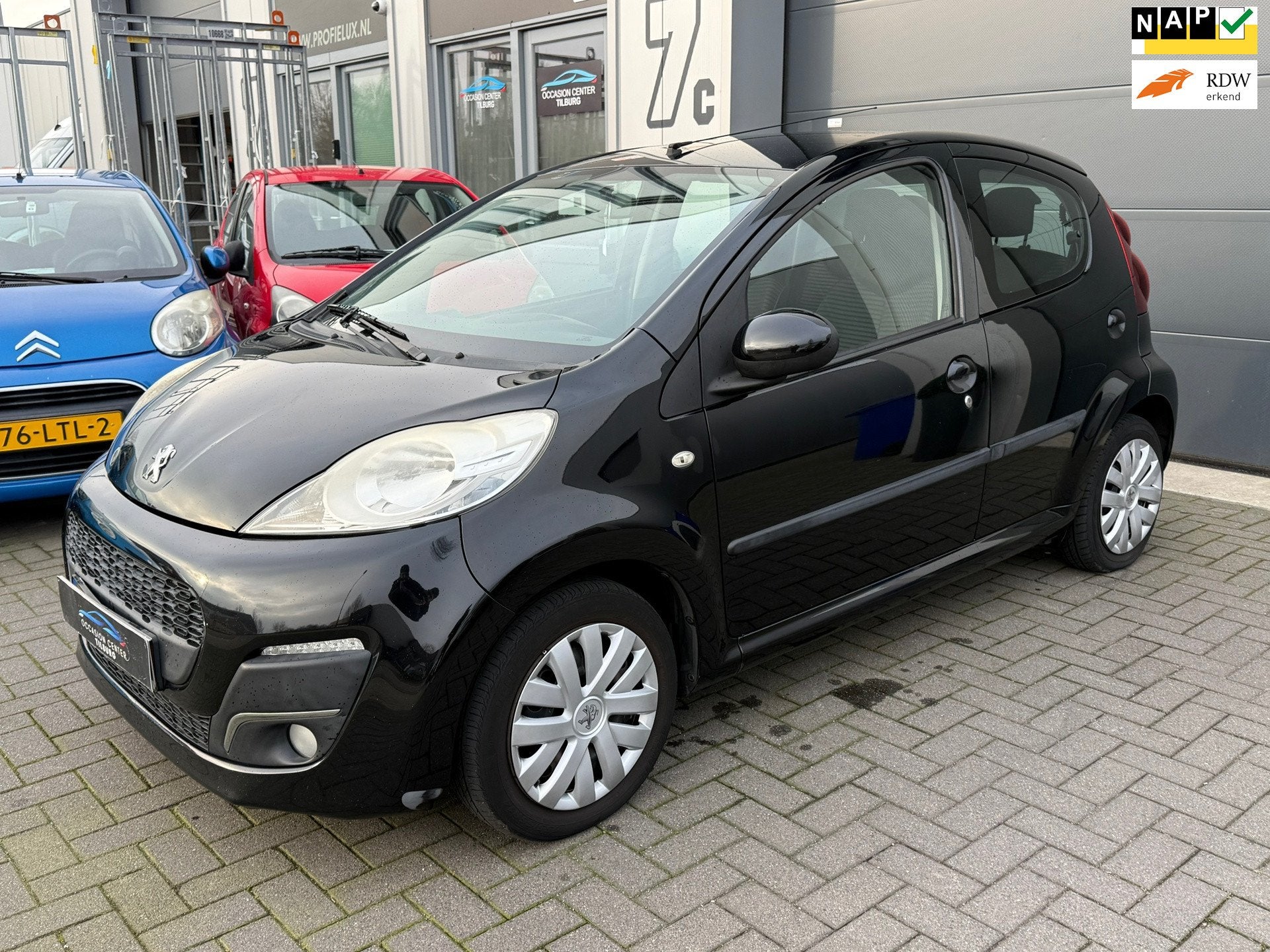 Peugeot 107 1.0 AIRCO | ELEKTR PAKKET | APK | NAP |, Euro 5, Stof, Gebruikt, 4 stoelen
