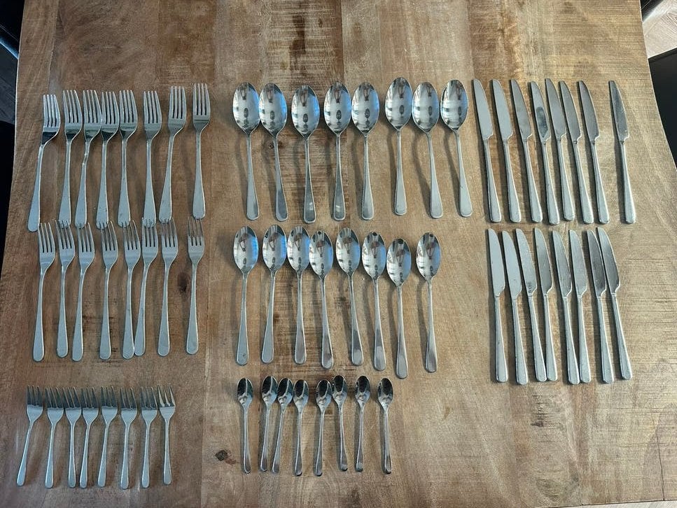 Sola bestelset 64 delig 8 personen, Huis en Inrichting, Keuken | Bestek, Ophalen of Verzenden, Zo goed als nieuw, Rvs of Chroom